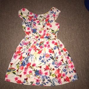 Dre’s with Flowers 🌺 🌸 💐 print 👗